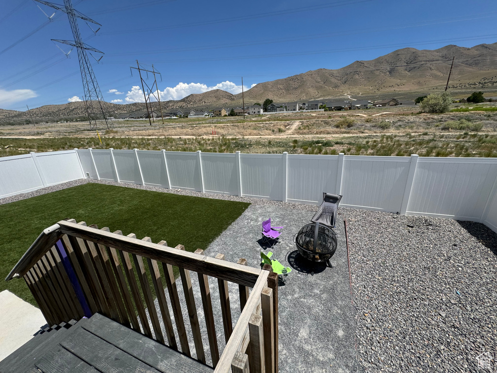 View of yard with a mountain view