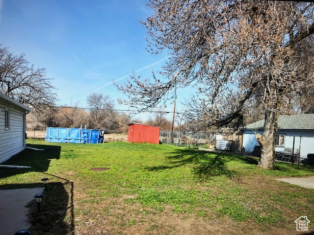 View of grassy yard