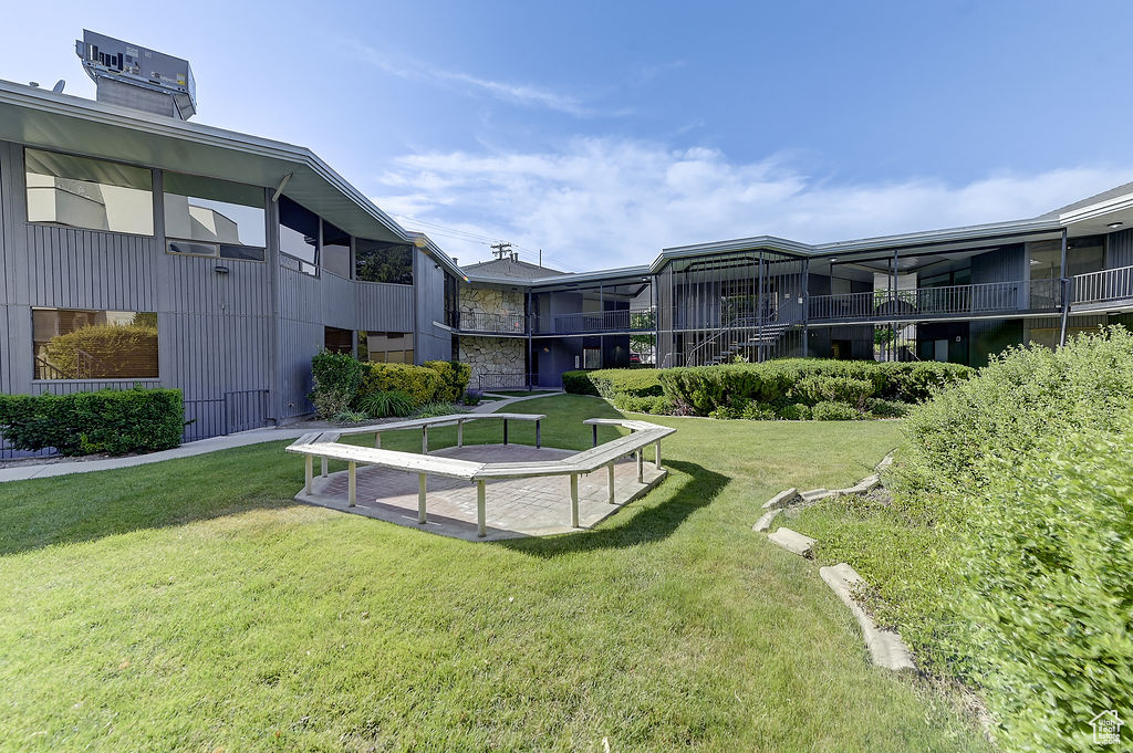 Surrounding community with a lawn