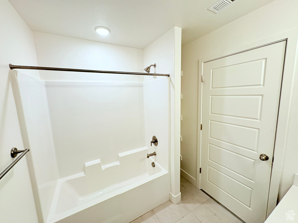 Full bath with bathtub / shower combination