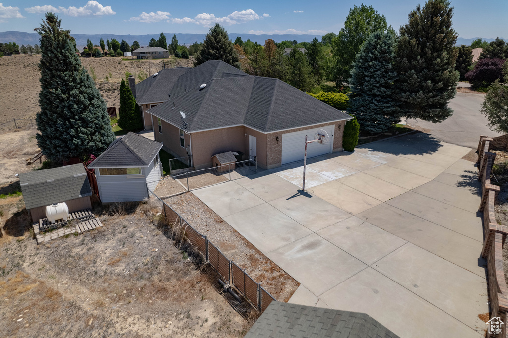 Aerial view of property and surrounding area