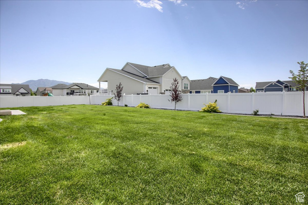 View of yard featuring a residential view