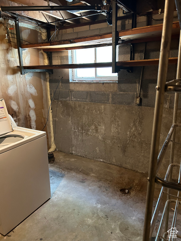 Below grade area featuring washer / clothes dryer