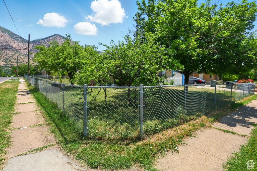View of yard featuring a mountain view