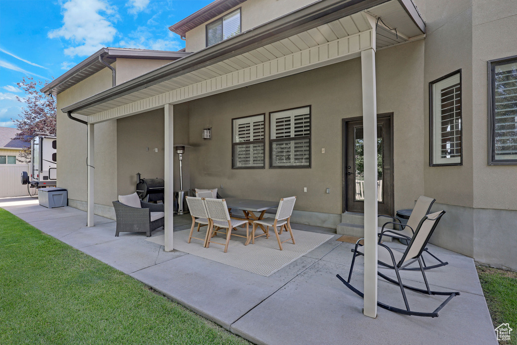 View of patio / terrace featuring an outdoor living space