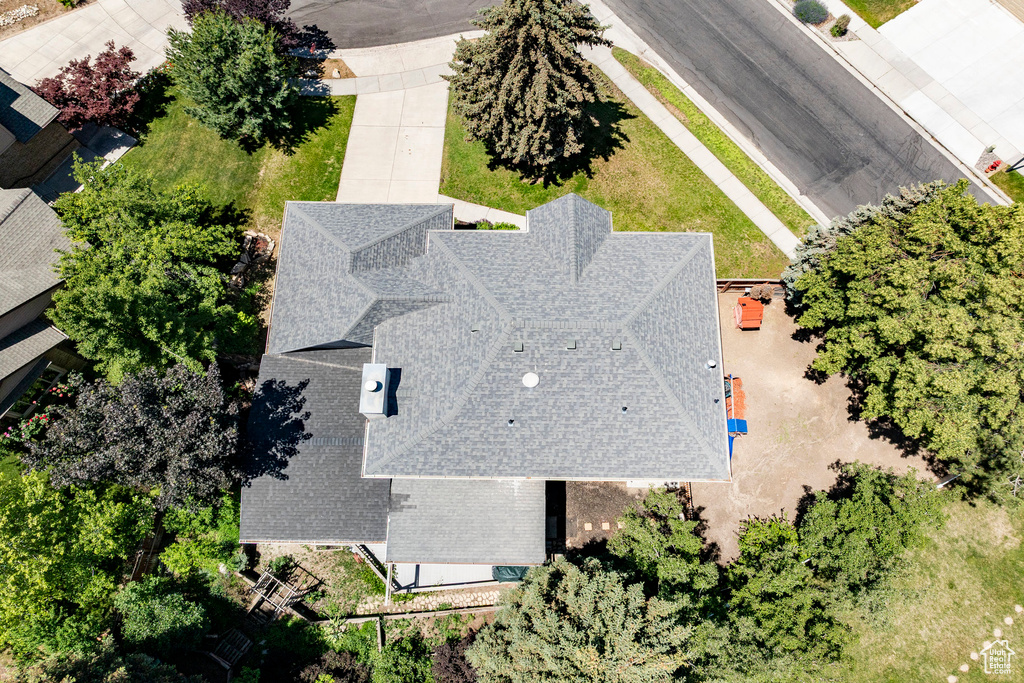 Aerial view of property and surrounding area