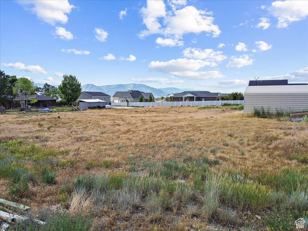 View of yard featuring a mountain view