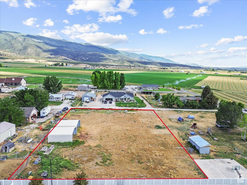 View of rural area with property boundaries highlighted and mountains