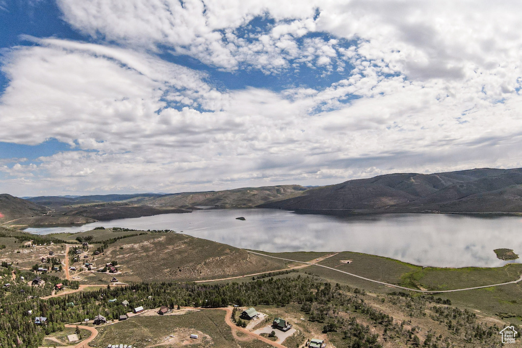Bird's eye view of a water and mountain view