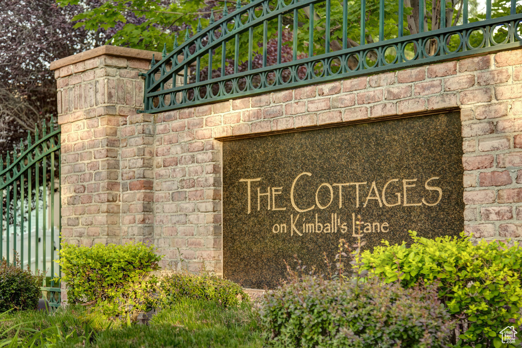 View of community / neighborhood sign
