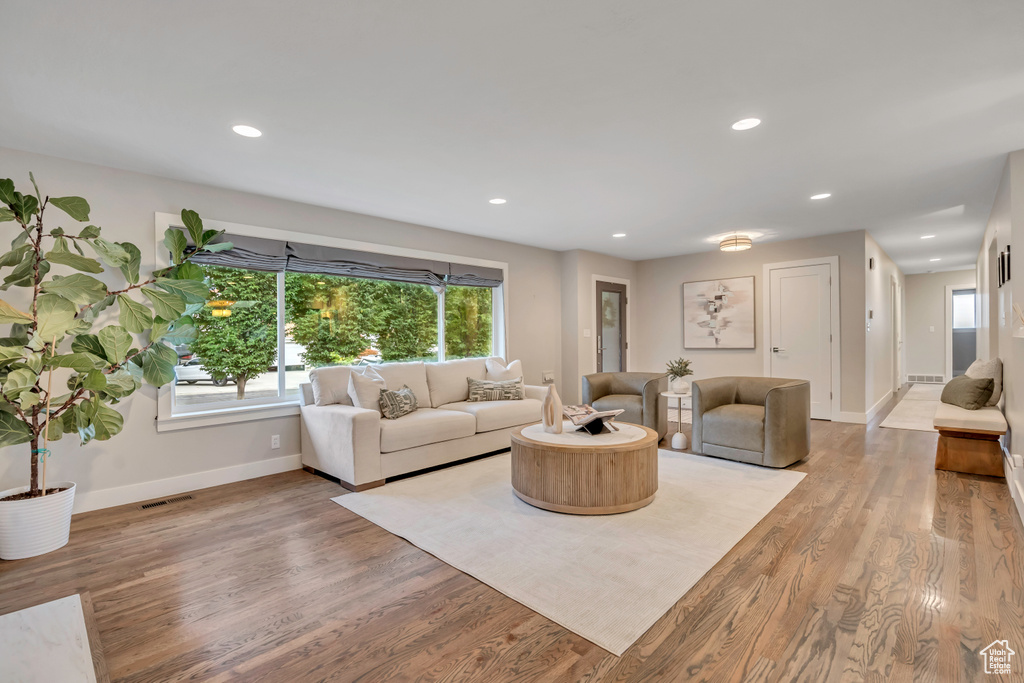 Photo 4 for MLS #2092123 at 2241 E Melodie Ann Way