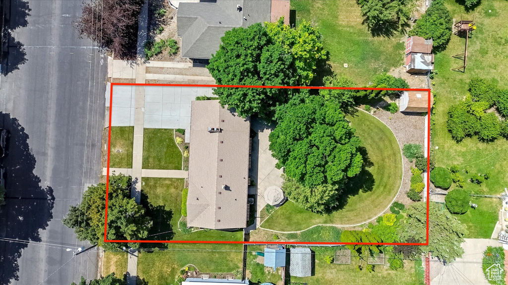 Aerial overview of property\'s location with property boundaries highlighted