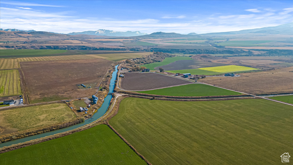 Aerial view of sparsely populated area with mountains