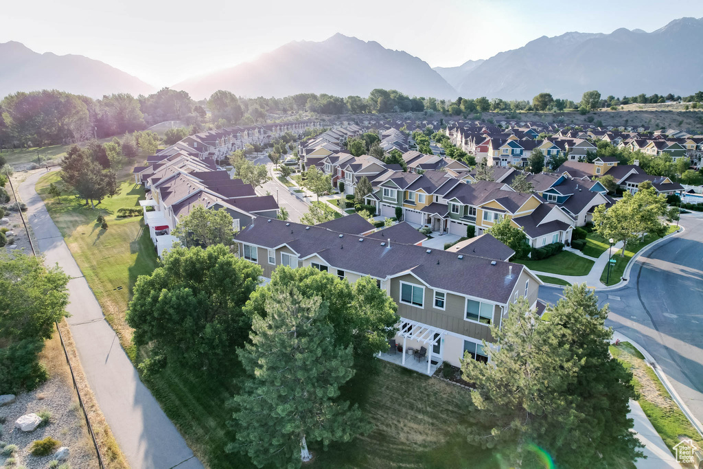Aerial overview of property\\\\\\\\\\\\\\\\\\\\\\\\\\\\\\\\\\\\\\\\\\\\\\\\\\\\\\\\\\\\\\\'s location featuring a mountainous background and nearby suburban area