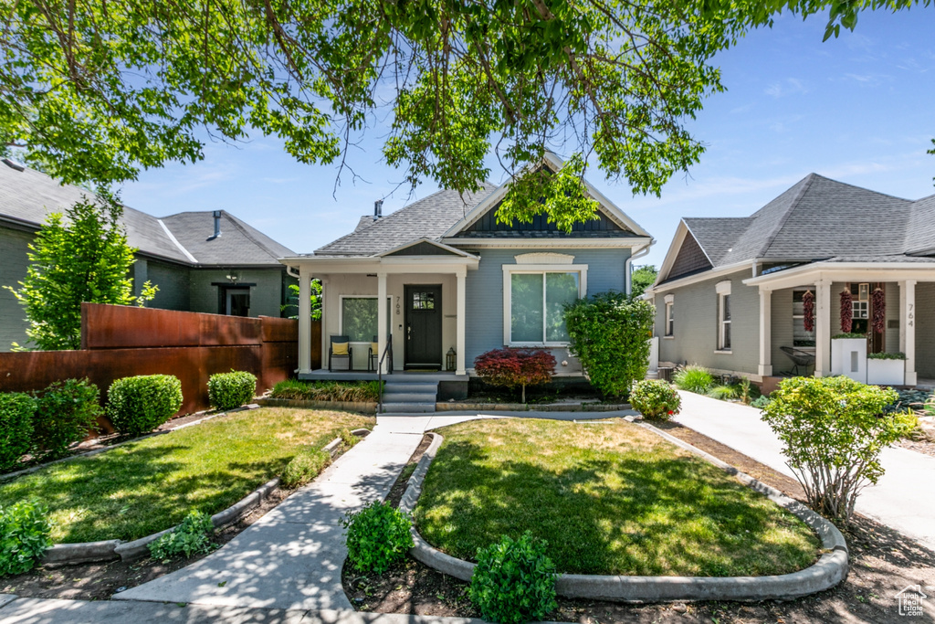 Bungalow with a porch