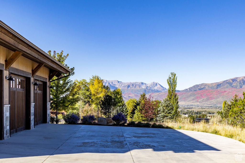 View of pool featuring a mountain view
