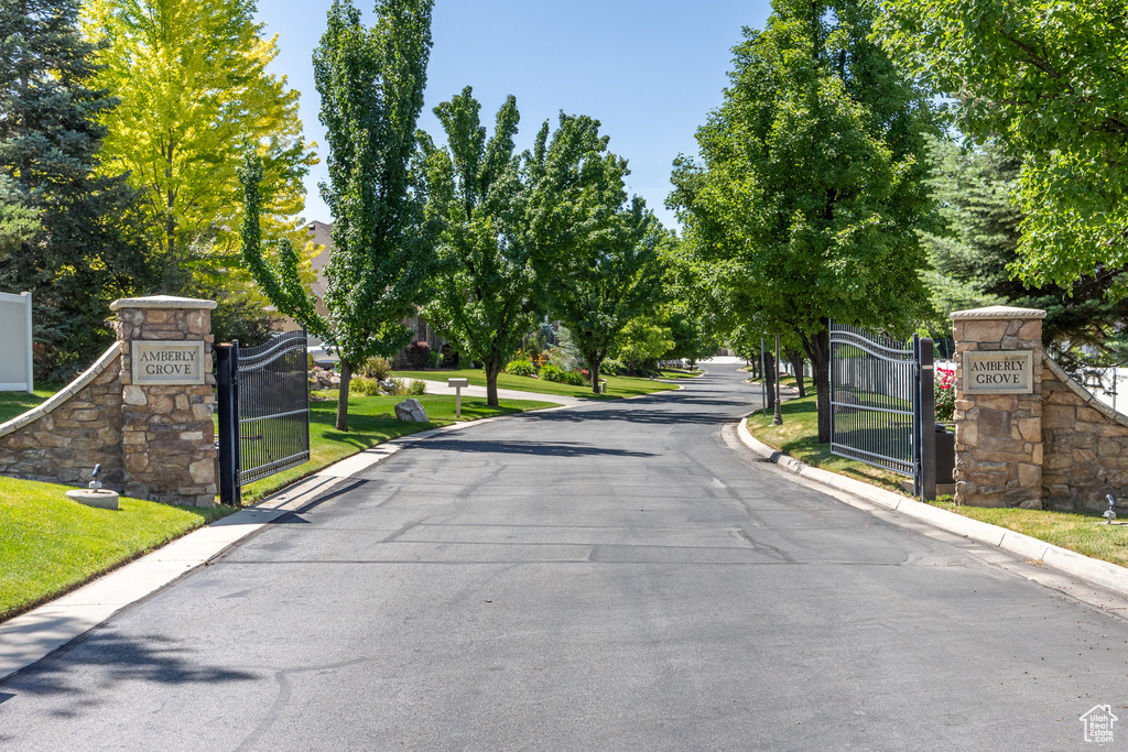 10677 S AMBERLEY LN Sandy, UT 84094