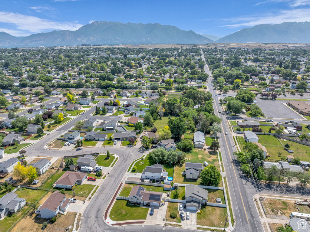 Aerial view of property\\\'s location with mountains and nearby suburban area