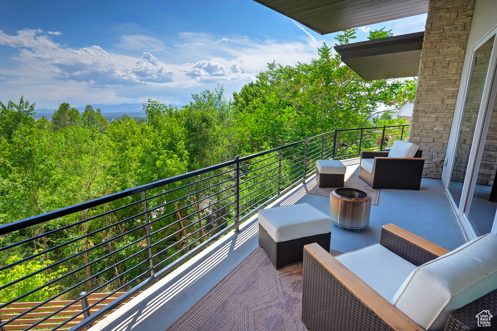 Balcony with an outdoor living space