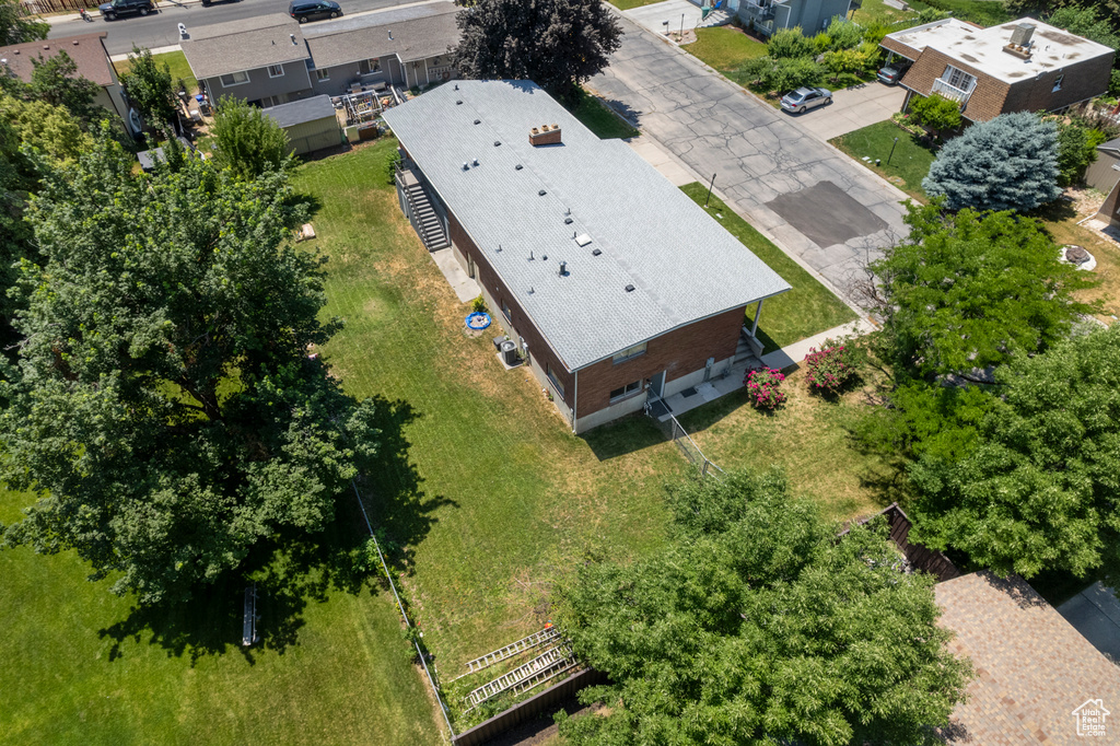 Aerial view of property and surrounding area