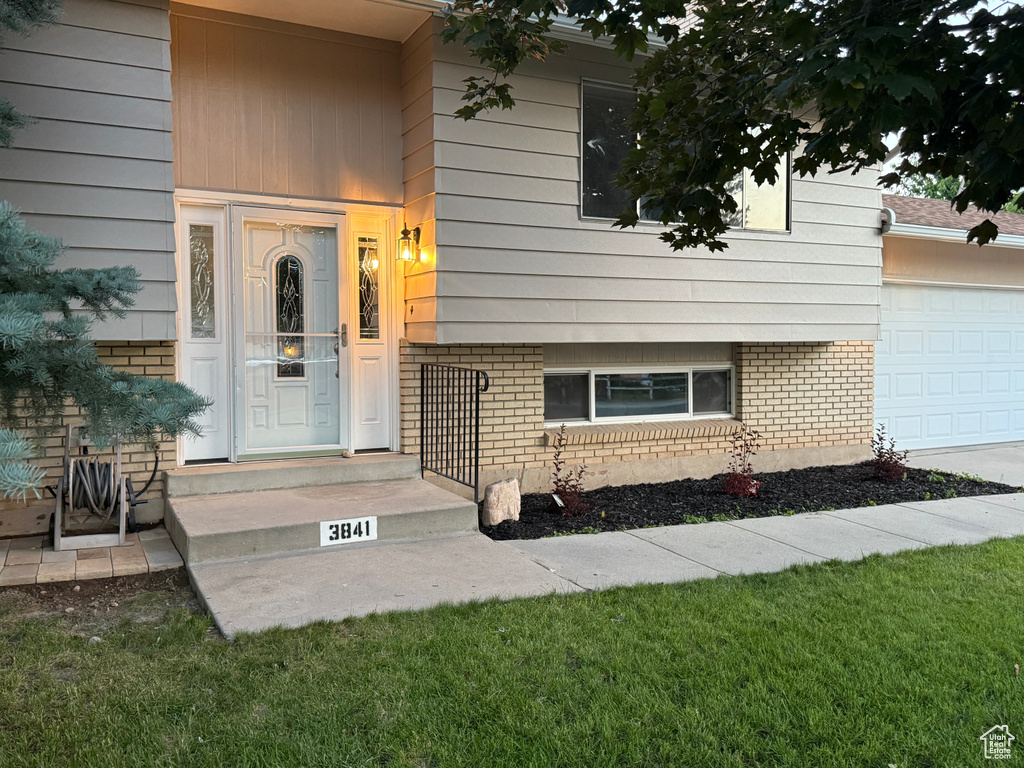 3841 W BLUEBIRD CIR West Valley City, UT 84120