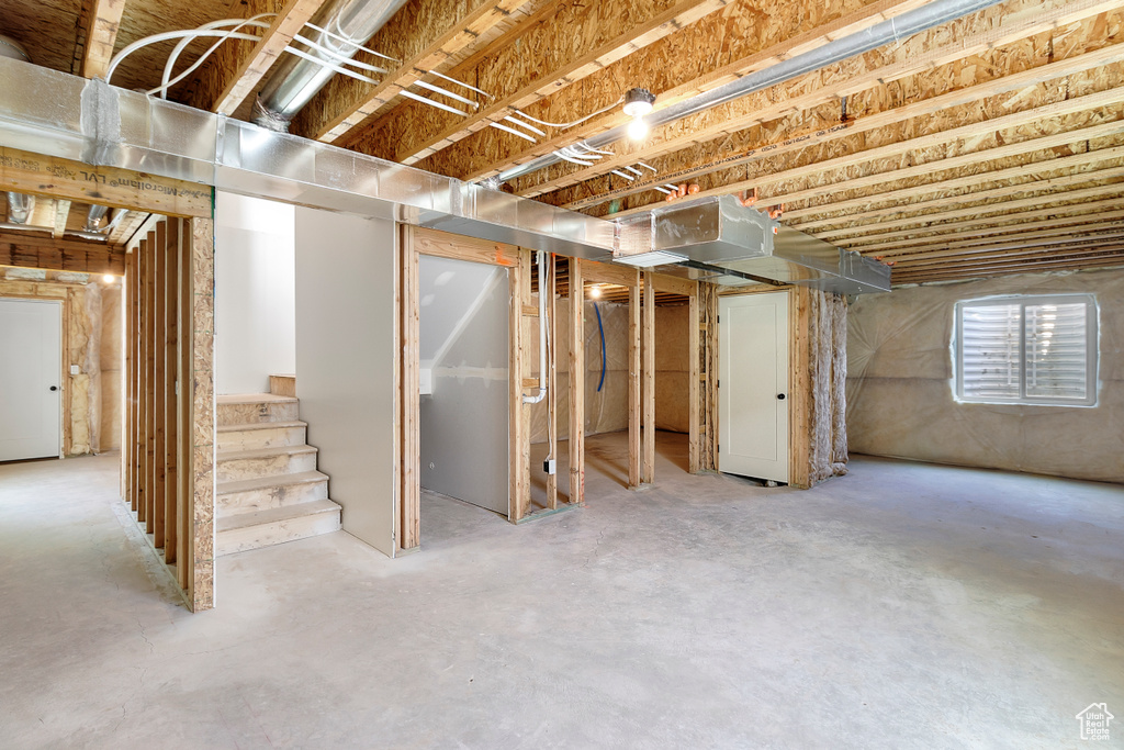 Below grade area with stairway