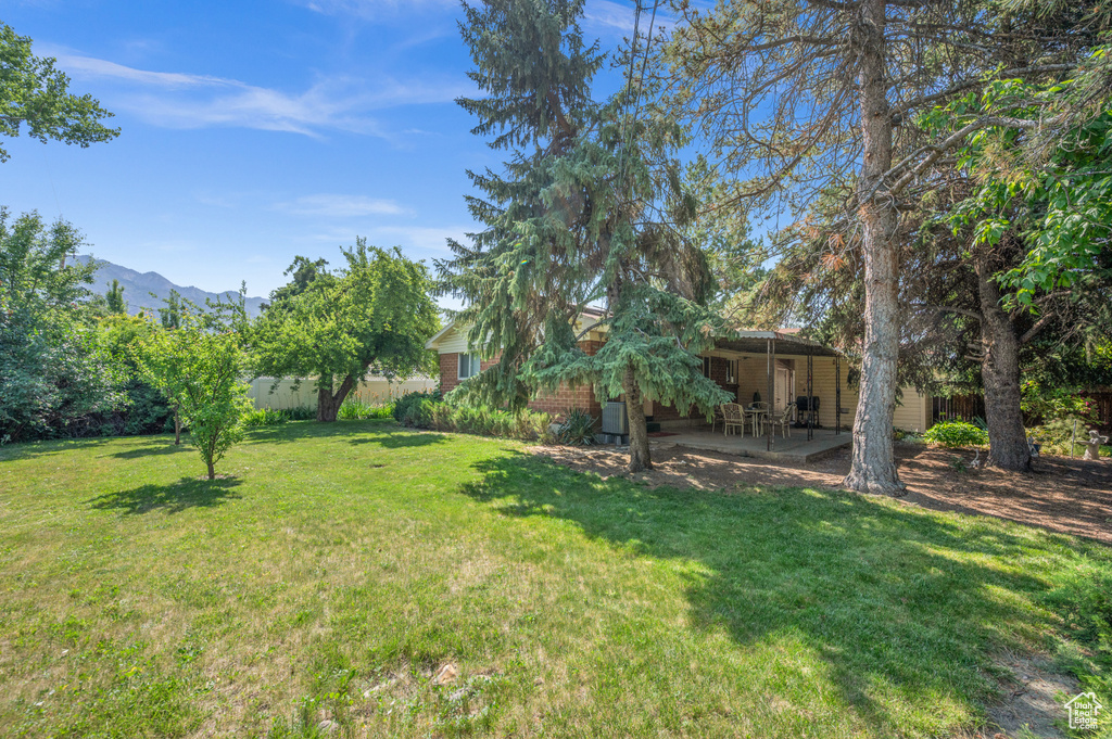 1543 E WINWARD DR Holladay, UT 84117