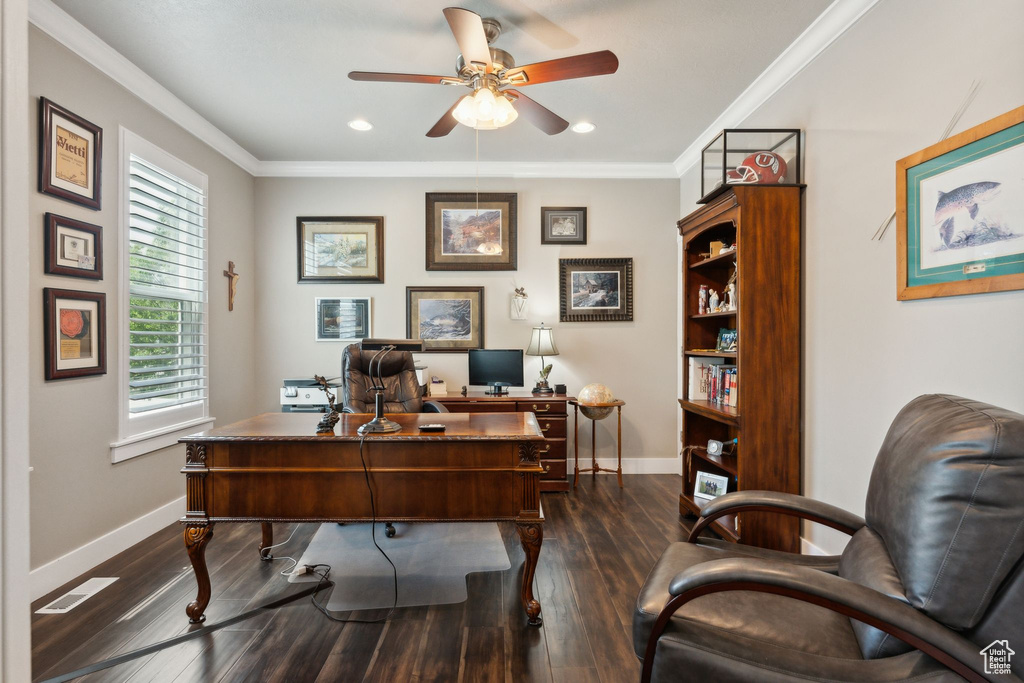 Office area featuring a ceiling fan, baseboards, dark wood-type flooring, crown molding, and recessed lighting