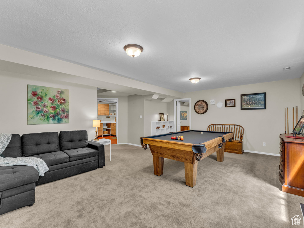 Rec room with carpet and pool table