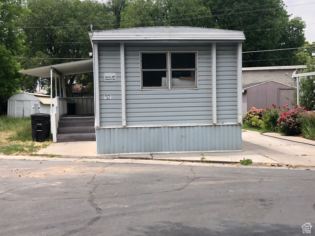 Manufactured / mobile home featuring a storage unit