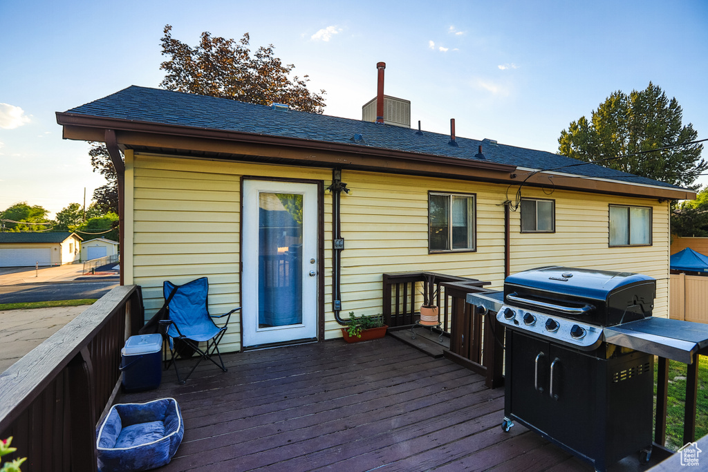 Deck featuring grilling area