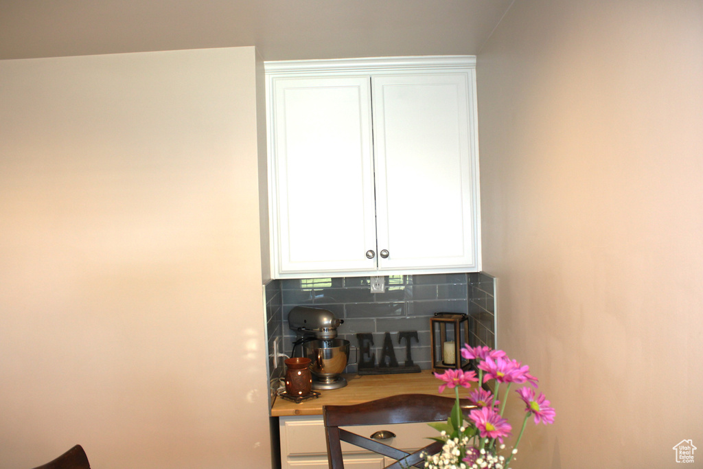Bar with decorative backsplash