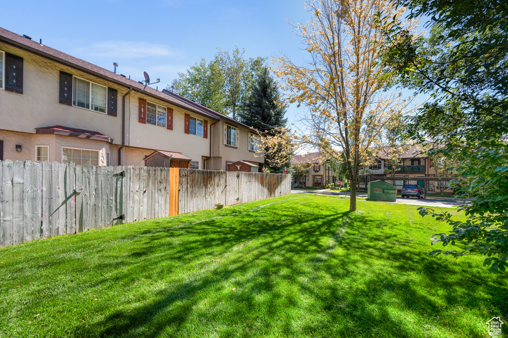 View of yard with a residential view
