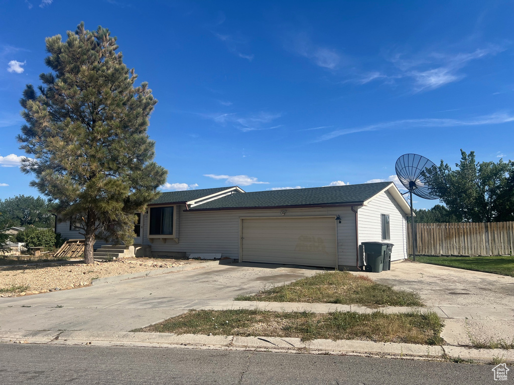 Photo 3 for MLS #2092404 at 675 W 2550 South