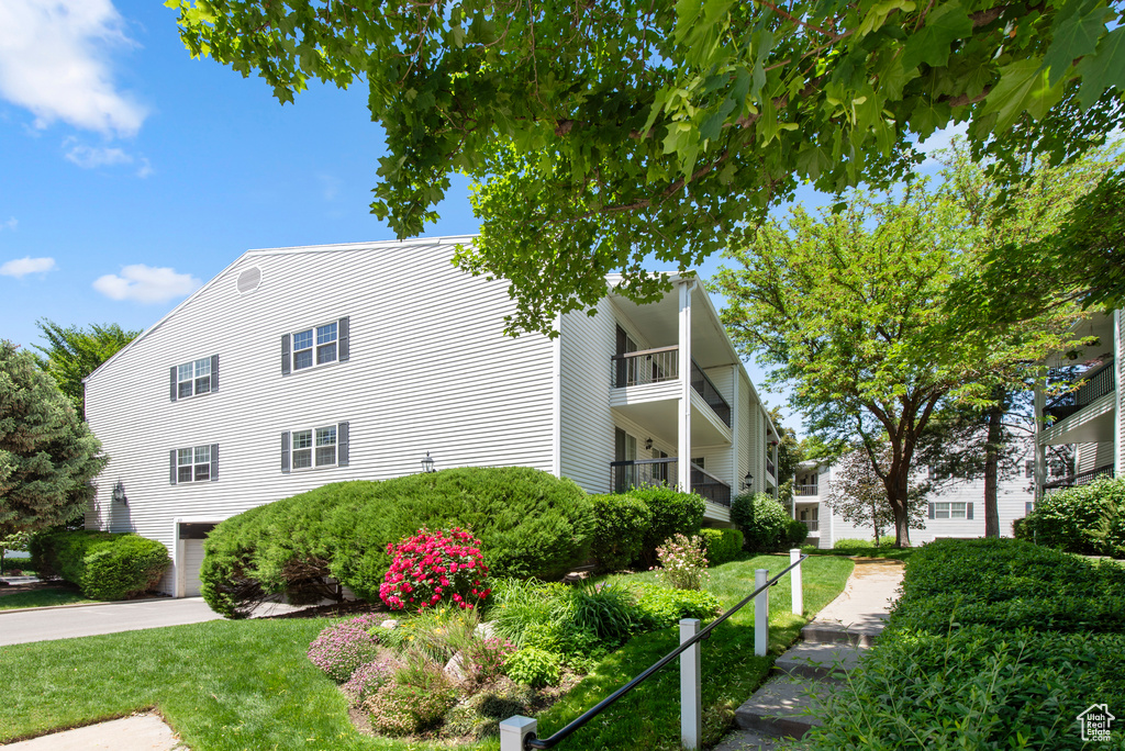 View of property exterior