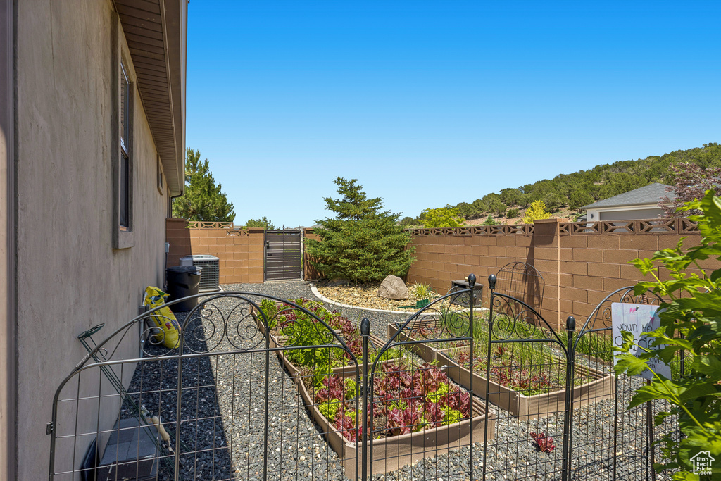 View of yard with a garden