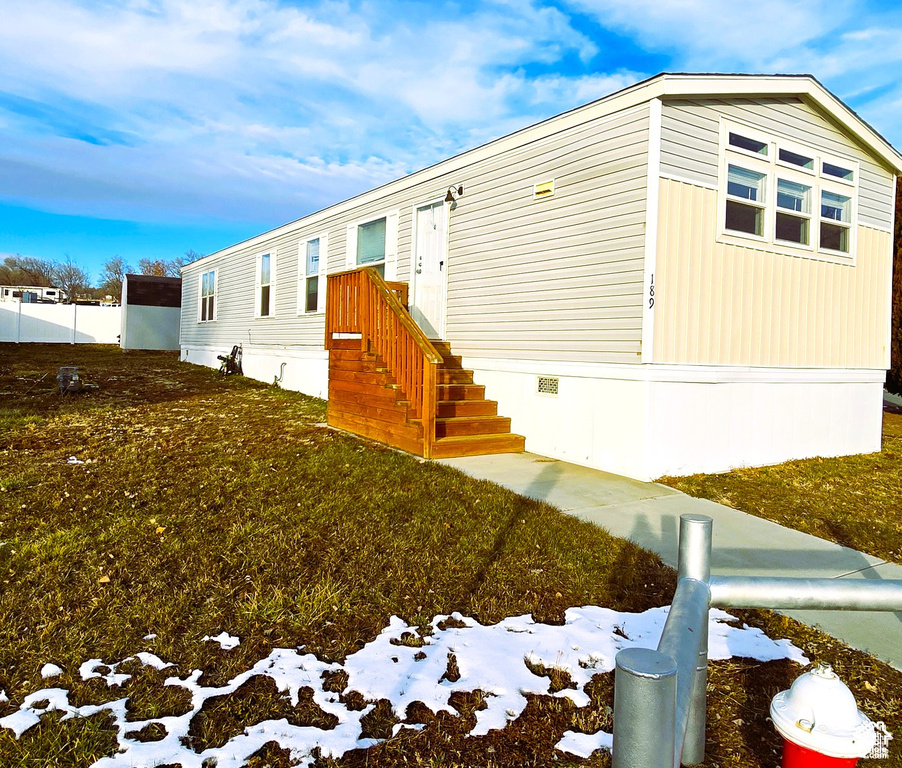 View of manufactured / mobile home