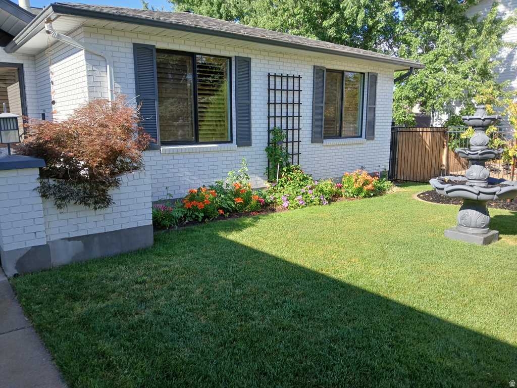 1584 E PETUNIA WAY Sandy, UT 84092