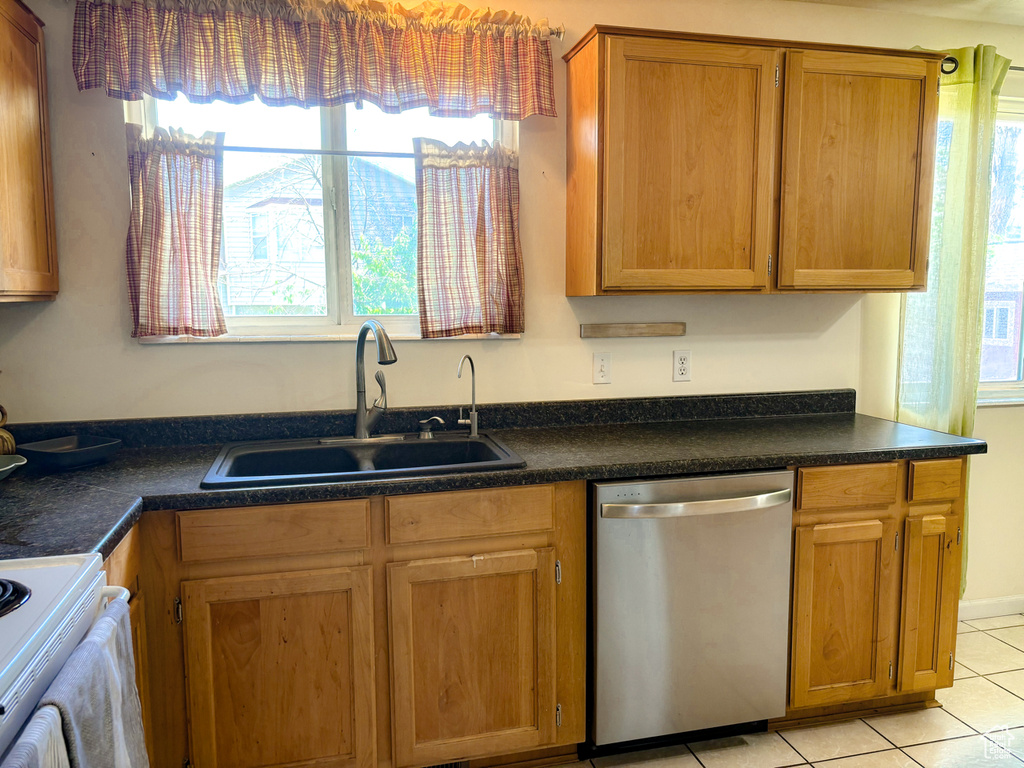 6153 S WOODSBOROUGH WAY Salt Lake City, UT 84118