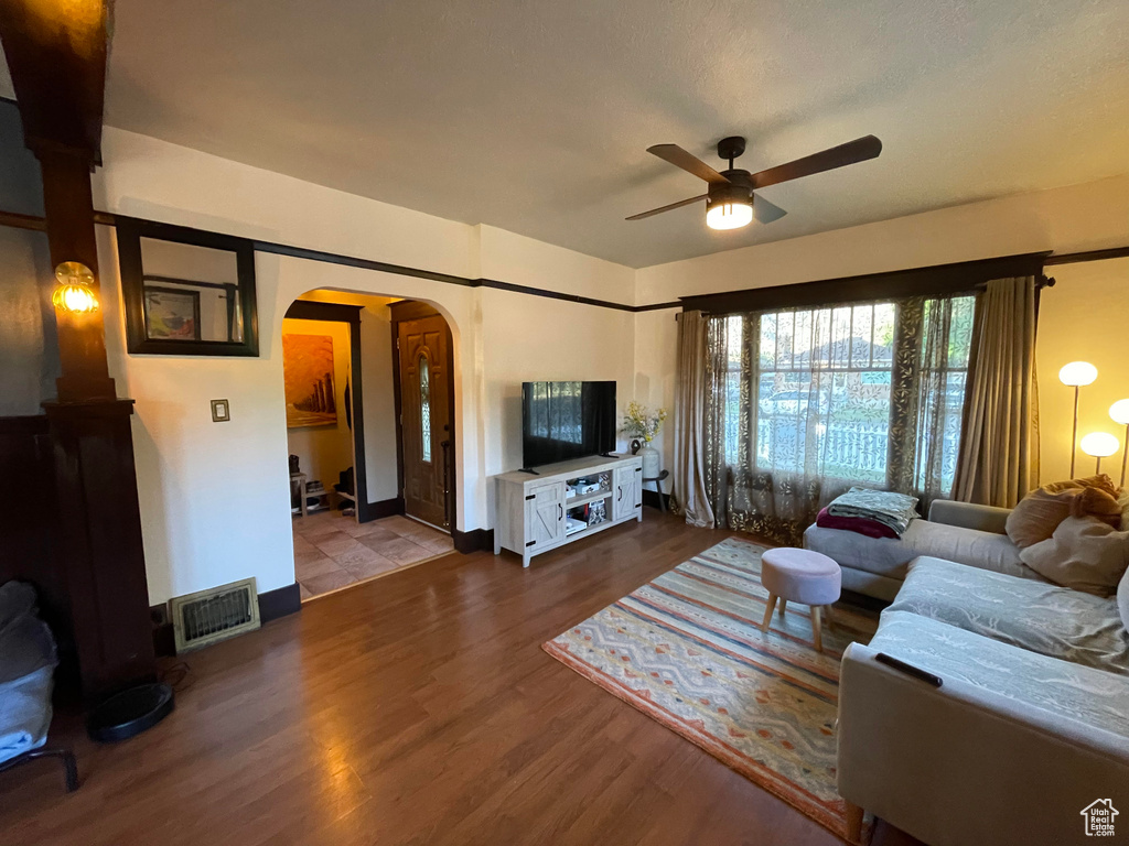 1353 S LIBERTY Ogden, UT 84401