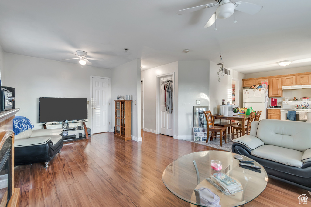 382 N PEACH ST Santaquin, UT 84655
