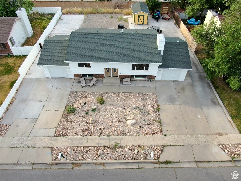 Aerial view of property and surrounding area