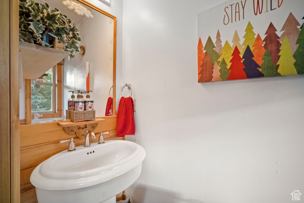 Bathroom featuring a sink