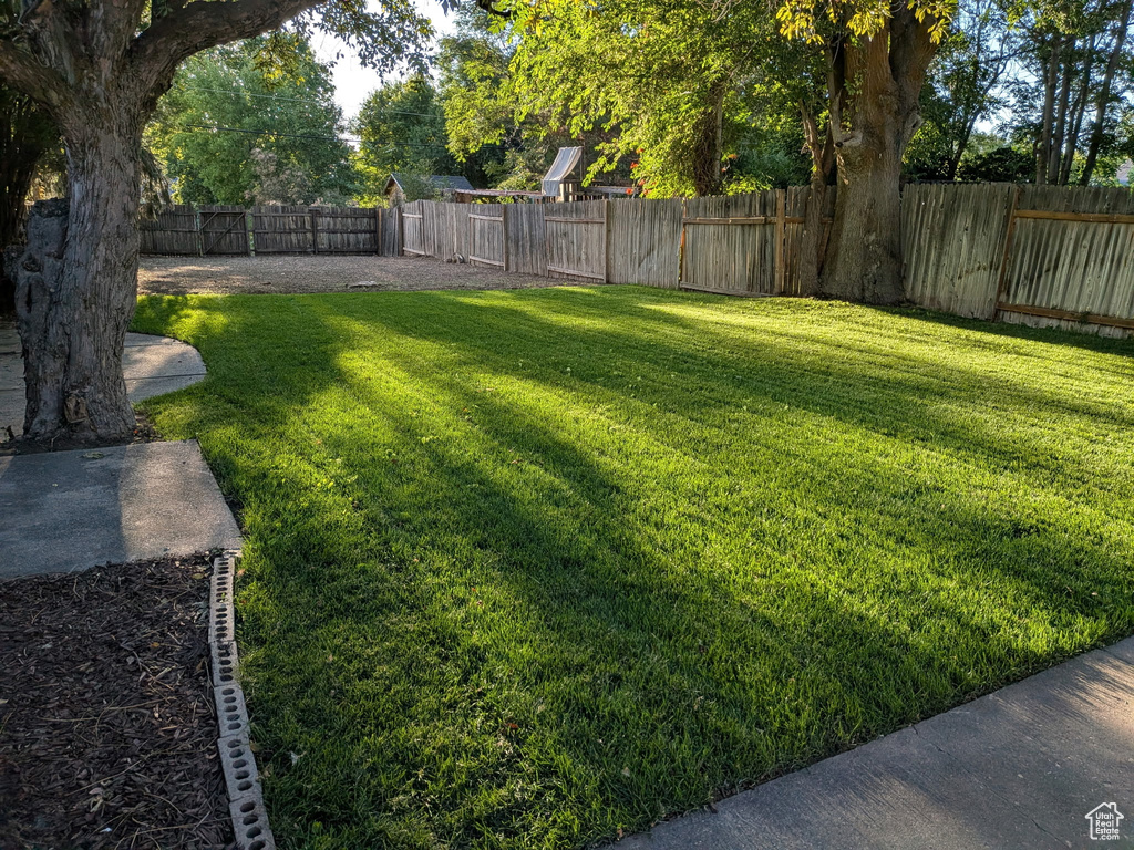 Photo 2 for MLS #2092557 at 2327 S Custer