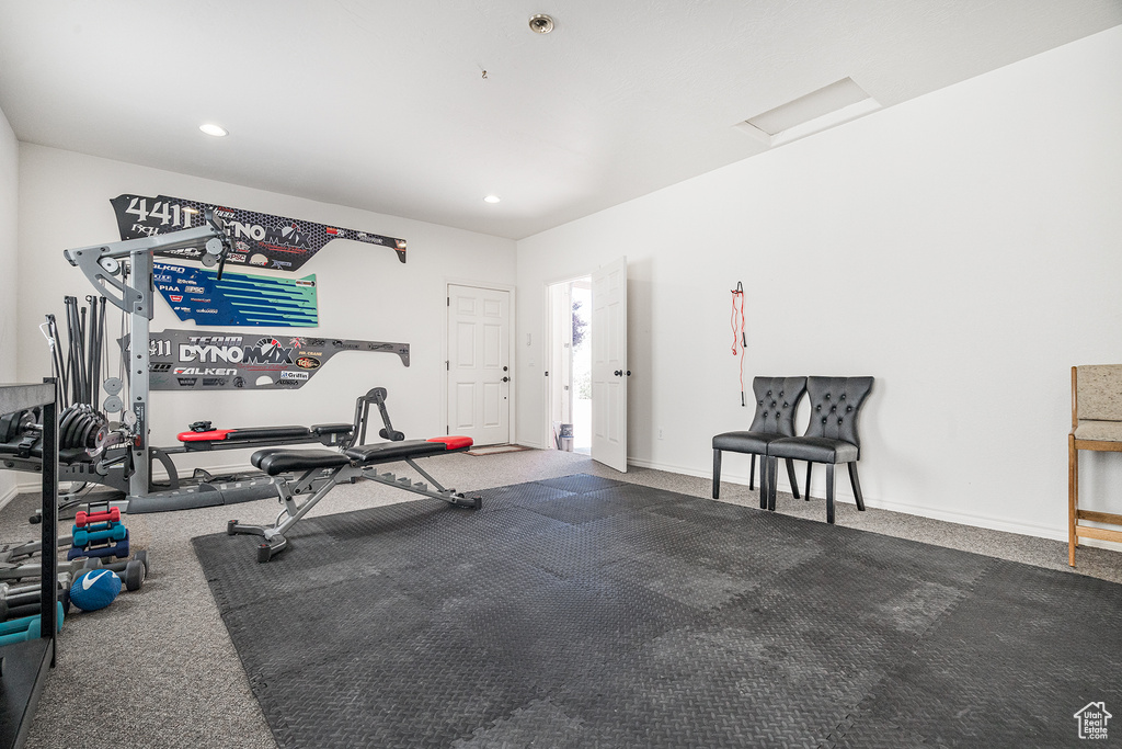 Workout room featuring recessed lighting and carpet floors