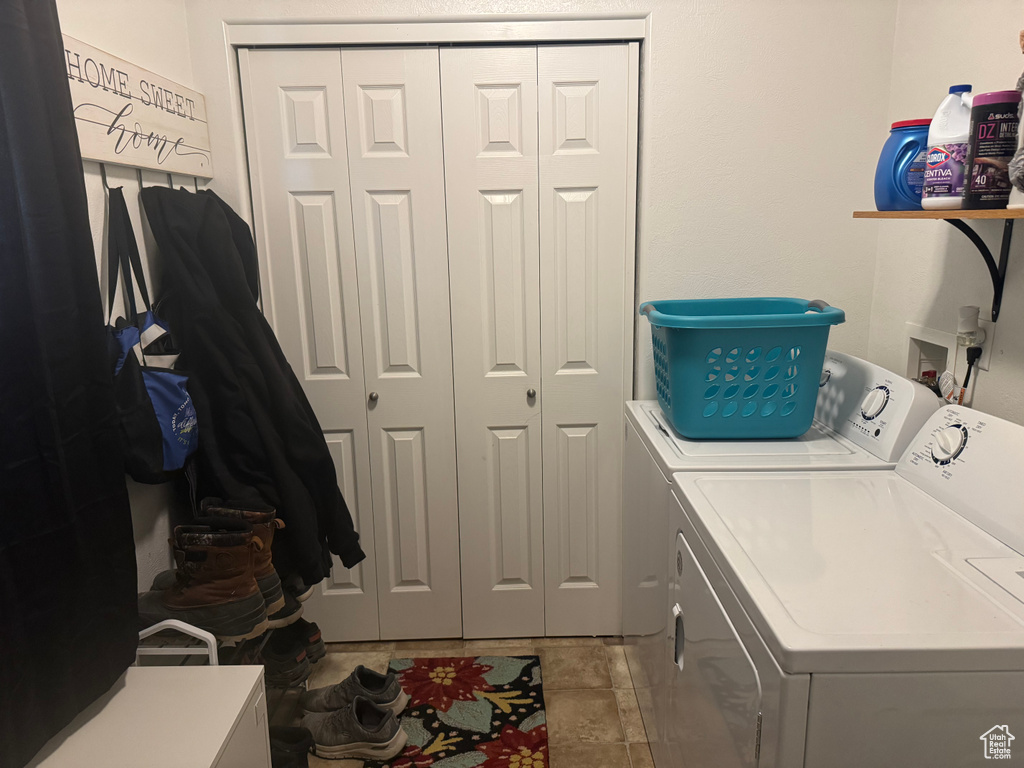Laundry area with independent washer and dryer