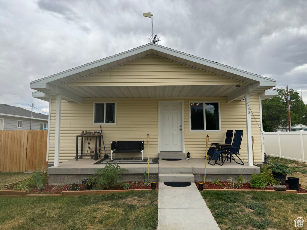 View of front of house with a porch