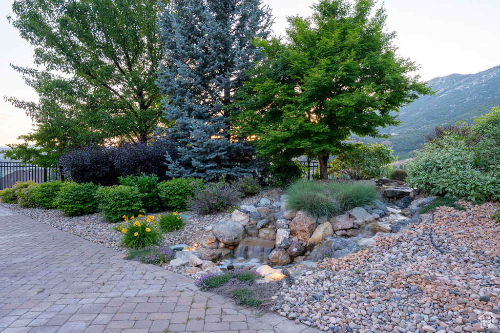 View of yard with a mountain view