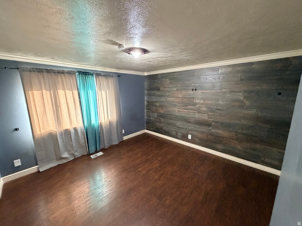 5586 W HIGHWOOD DR Salt Lake City, UT 84118