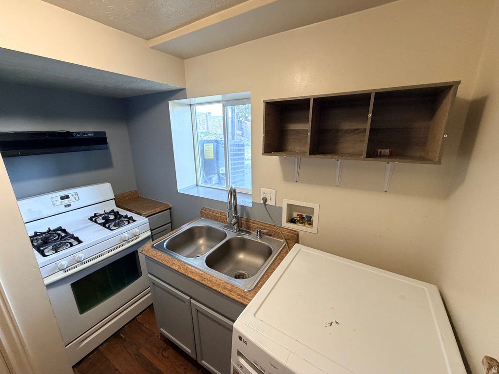 5586 W HIGHWOOD DR Salt Lake City, UT 84118